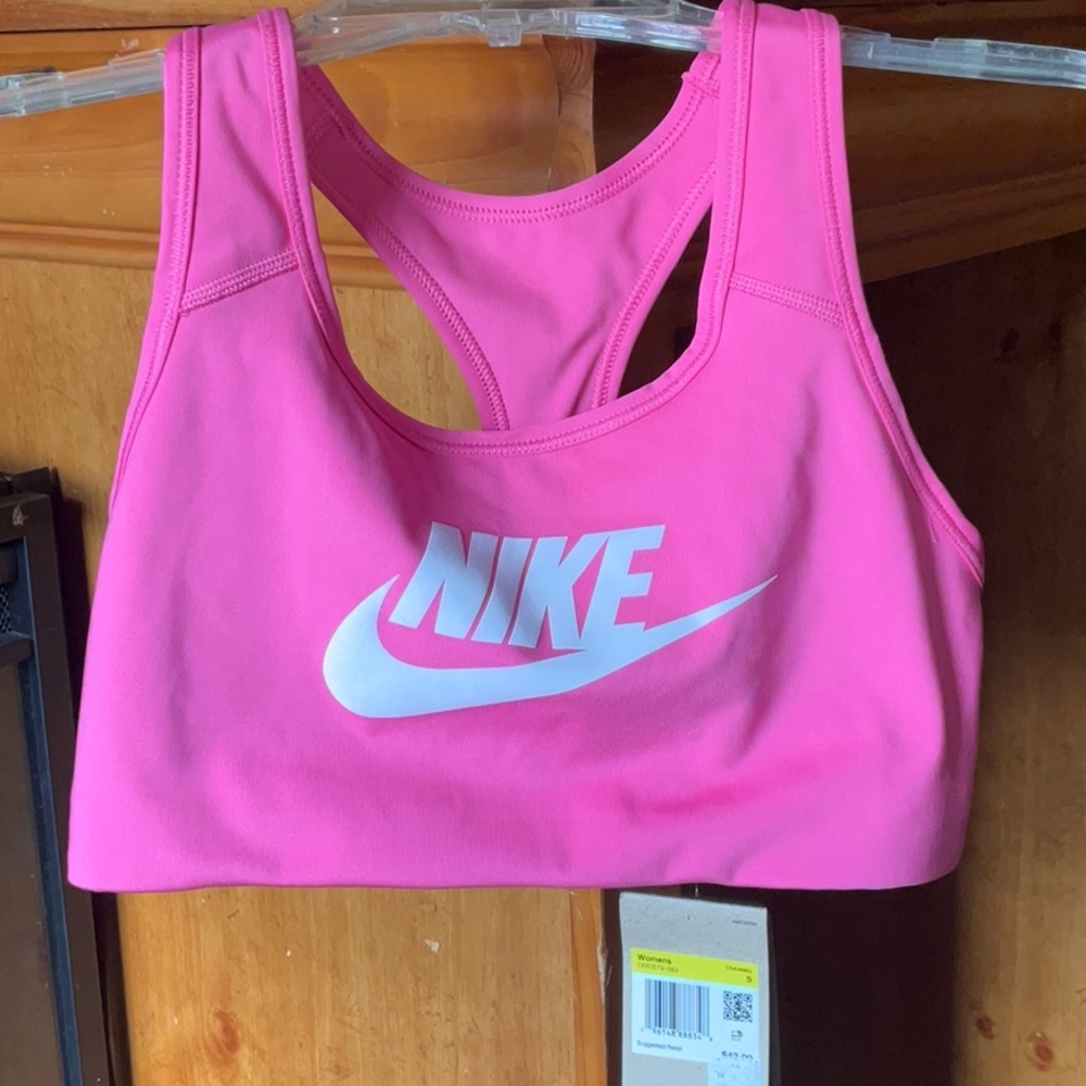 Nike Swoosh Bra